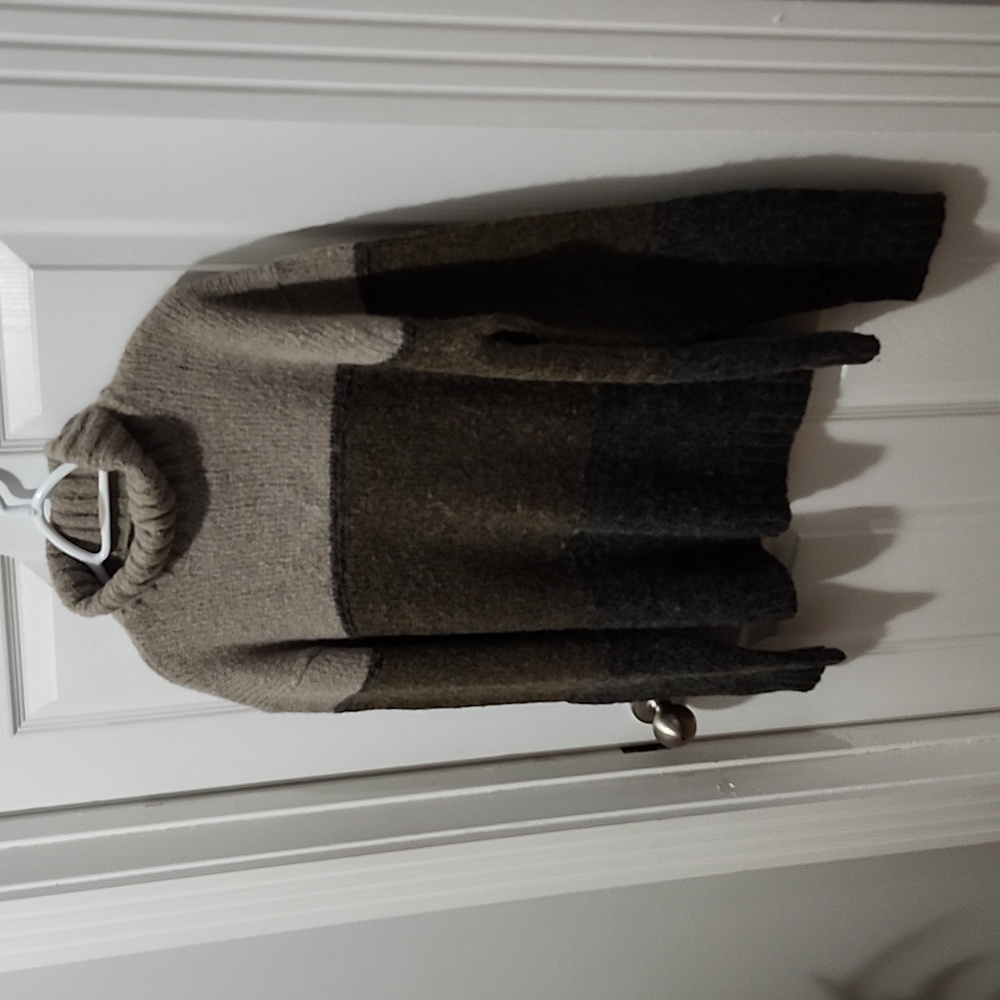 Vintage Mens medium wool blend sweater Navada Brand